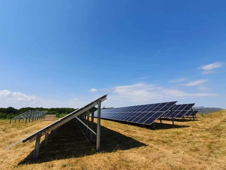 Al doilea parc fotovoltaic va fi construit la Aeroportul din Iaşi / Investiţia se ridică la trei milioane de euro