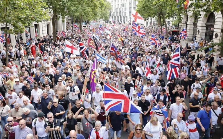 Sunt reprezentativi manifestanții din Marea Britanie pentru opinia generală față de imigrație?
