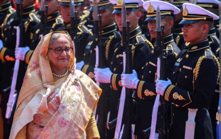 AFP: Şefa Guvernului Bangladeshului, Sheikh Hasina, a demisionat. Armata anunță un guvern provizoriu