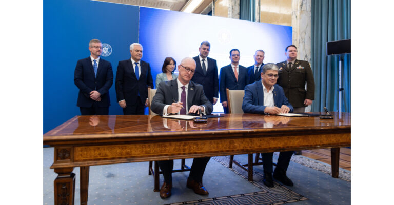 Acord de împrumut direct între România şi SUA în valoare de aproape 1 miliard de dolari, pentru doatrea armatei cu tehnică modernă