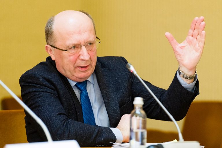 Comisarul UE pentru Apărare: Europa are nevoie de o forţă de reacţie rapidă de 80.000 – 100.000 de oameni care să înlocuiască trupele americane