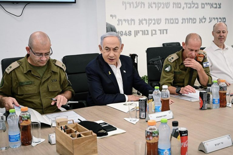 Netanyahu afirmă că cei şase ostatici au fost ”executaţi” de Hamas cu un ”glonţ în ceafă”