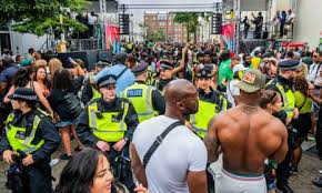 Doi morţi în urma unor atacuri separate la Londra, la carnavalul de la Notting Hill
