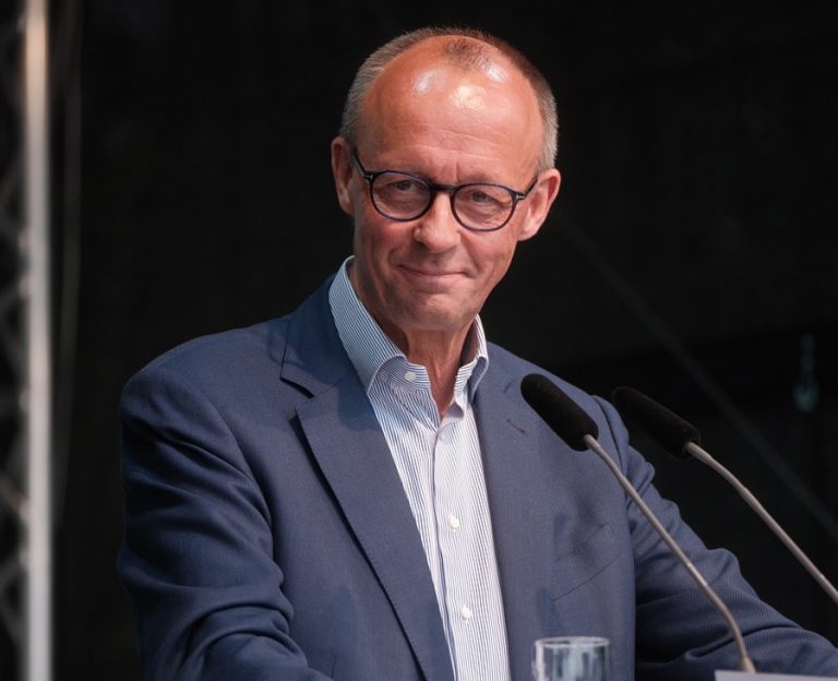 Friedrich Merz, liderul conservatorilor germani: Deportaţi-i pe infractorii sirieni şi afgani