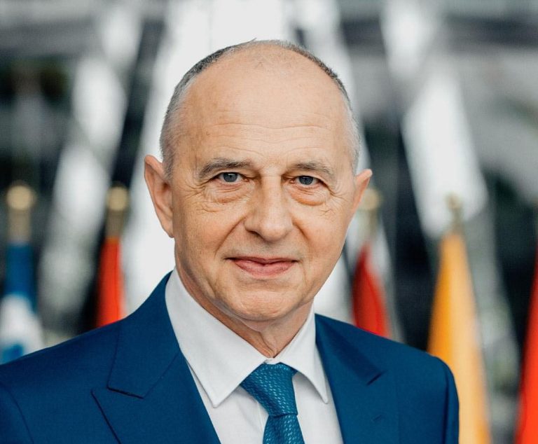 PORTRET | Mircea Geoană și-a anunțat candidatura la președinție