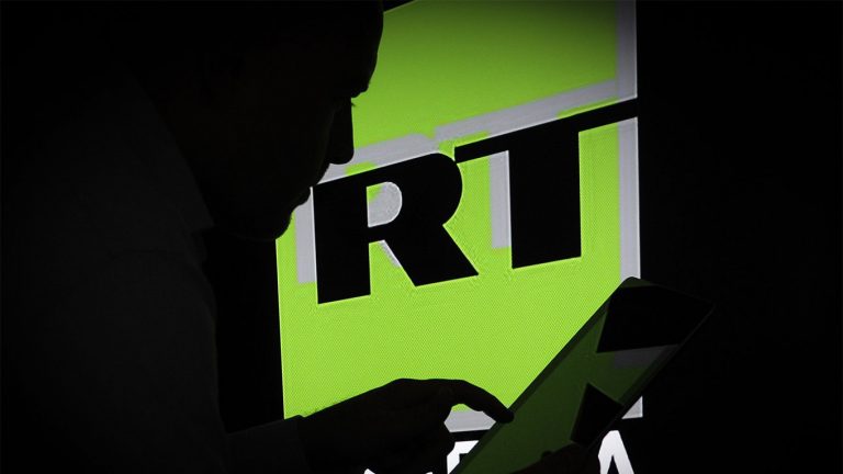 SUA | Redactorul şef al reţelei mass-media de stat ruse RT şi alte nouă persoane – sancțiuni pentru interferenţă electorală