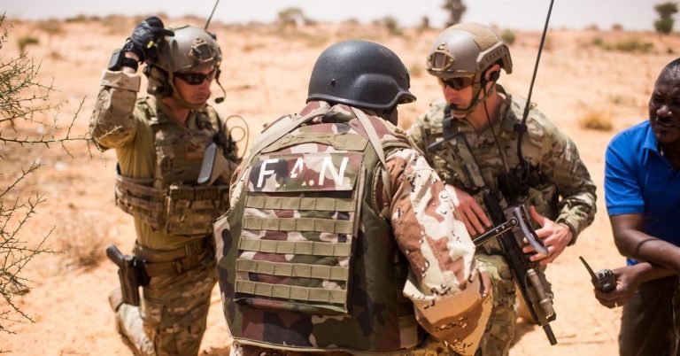Statele Unite, Coreea de Sud şi Japonia au început exerciţii militare comune