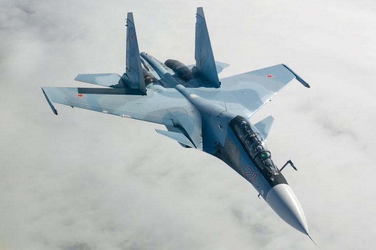 VIDEO | Ucrainenii anunță că au doborât un avion de luptă rusesc deasupra Mării Negre