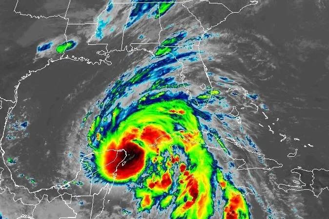 Florida se pregăteşte pentru sosirea uraganului Helene, potenţial ”catastrofal”