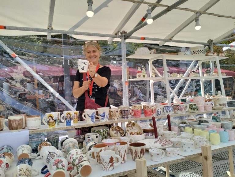 Cum poți scoate lumina din lut. Festivalul Internațional de Ceramică aduce arta mai aproape de public