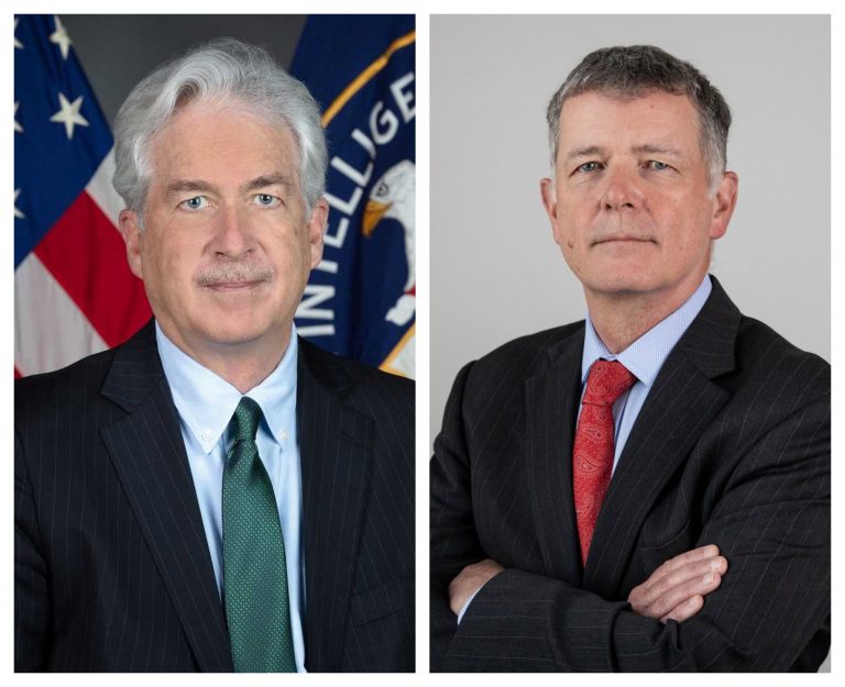 Editorial comun, semnat de șeful CIA și șeful MI6: „Menţinerea cursului (în războiul din Ucraina) este mai vitală ca niciodată. Putin nu va reuşi să stingă suveranitatea şi independenţa Ucrainei” / „Campanie nesăbuită de sabotaj în Europa pusă la cale de serviciile secrete ruse”