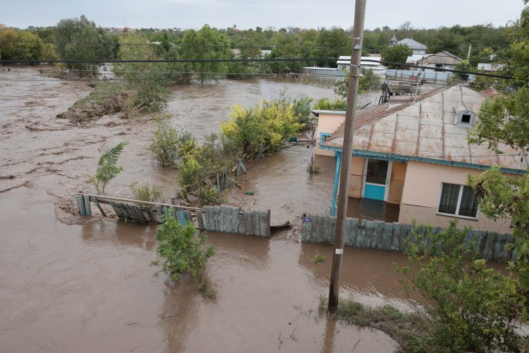 Reuters: Condiţiile meteorologice extreme se adaugă dificultăţilor fiscale cu care se confruntă Europa Centrală