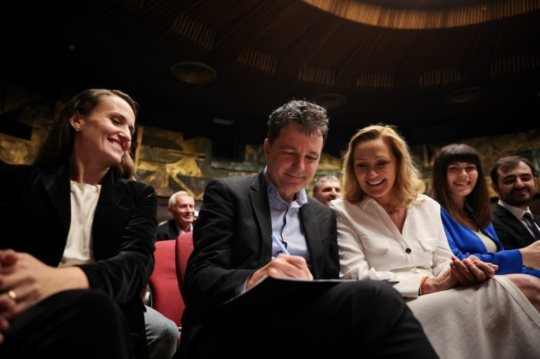 Elena Lasconi anunță că Nicușor Dan a semnat pentru candidatura sa la prezidențiale: E omul care gândeşte la fel ca mine