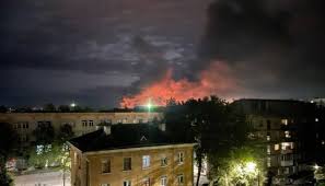 Ucraina anunță că a lovit un aerodrom militar şi o fabrică de explozibili din Rusia