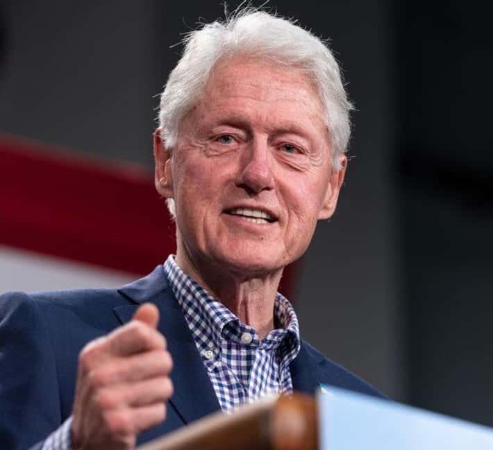Fostul preşedinte american Bill Clinton a fost externat după ce a fost tratat pentru gripă