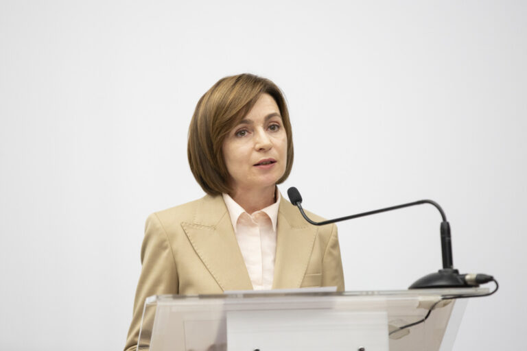 Președinta Maia Sandu: Kremlinul vrea să „captureze Moldova”, folosește preoți și boți pentru a influența alegerile legislative