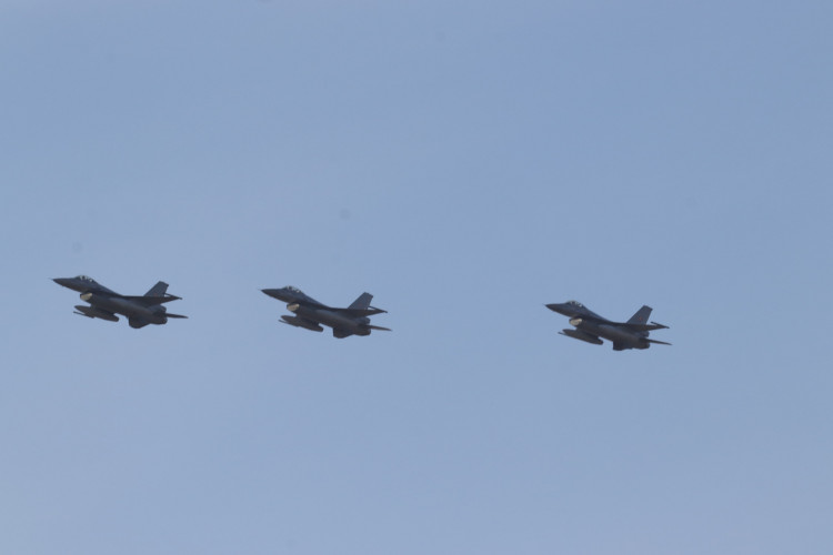 Încă trei avioane F-16 Fighting Falcon cumpărate din Norvegia au ajuns la Câmpia Turzii