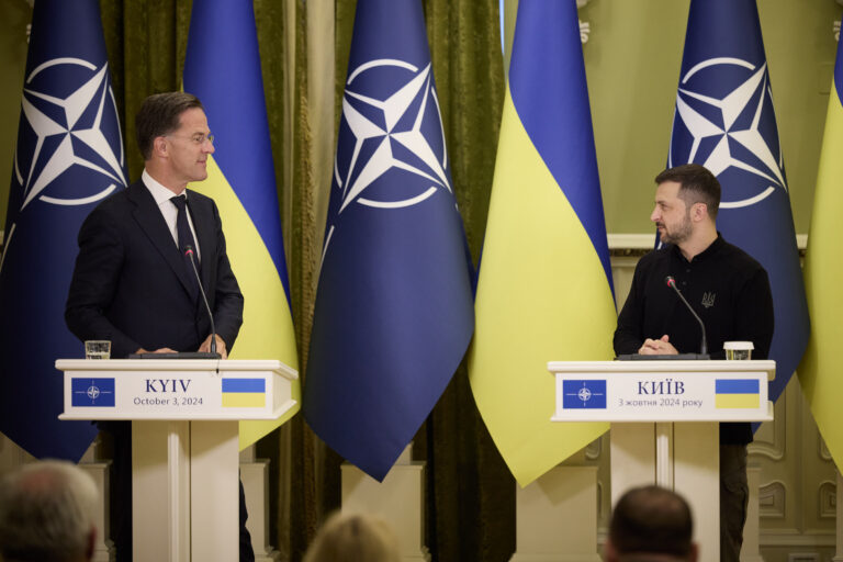 Negocierile privind încetarea focului în Ucraina nu sunt facile, declară șeful NATO, într-o vizită surpriză la Odesa