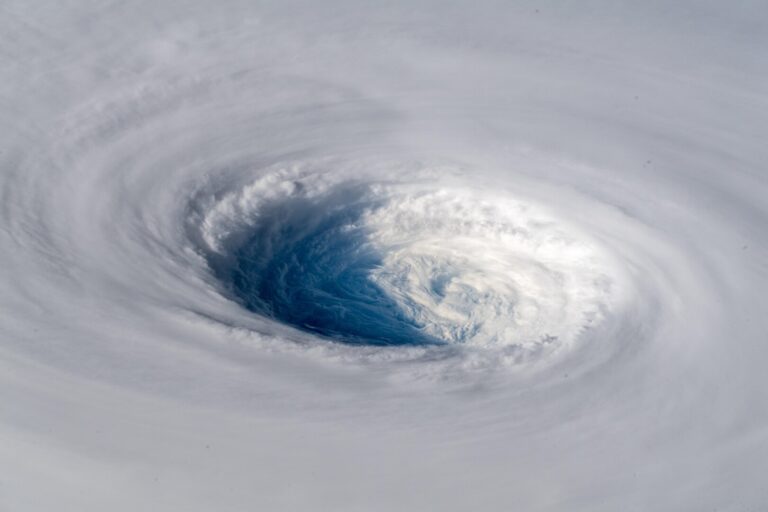 Furtuna tropicală Trami face ravagii în Filipine / Cel puțin 26 de morți