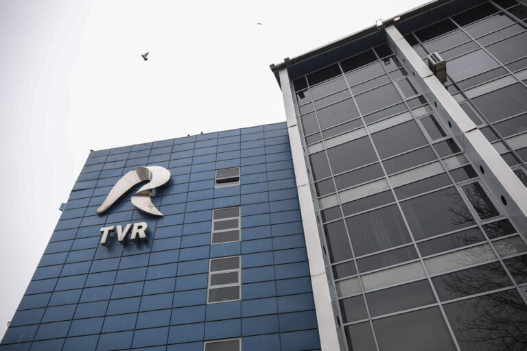 Adriana Săftoiu, votată de plenul comun al Parlamentului în funcţia de preşedinte director general al Societăţii Române de Televiziune / Robert Schwartz, votat la şefia Radioului Public