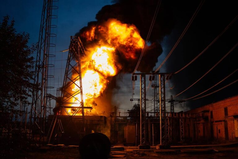 O lovitură cu dronă efectuată de Ucraina a incendiat un depozit petrolier din regiunea rusă Volgograd
