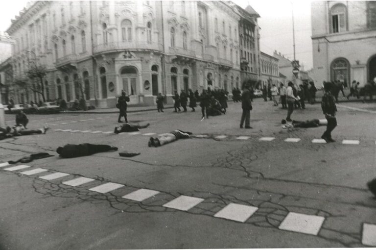 Ce se va alege de țara asta? Ceaușeștii atacă turul doi