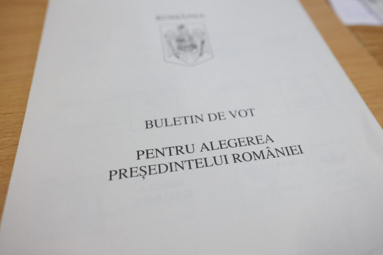 Alegeri prezidențiale 2024 | Peste 18 milioane de români din ţară, aşteptaţi duminică la urne/ Secţiile de vot se deschid la 7.00 şi se închid la 21.00, cu posibilitatea prelungirii până la 23.59