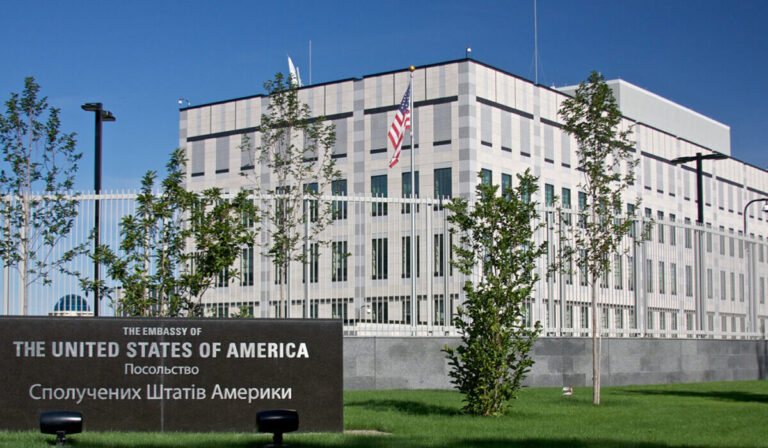 Ucraina critică închiderea unor ambasade occidentale la Kiev şi subliniază că ameninţarea rusă este ”zilnică”/ GUR denunţă un ”atac psihologic şi informaţional masiv”