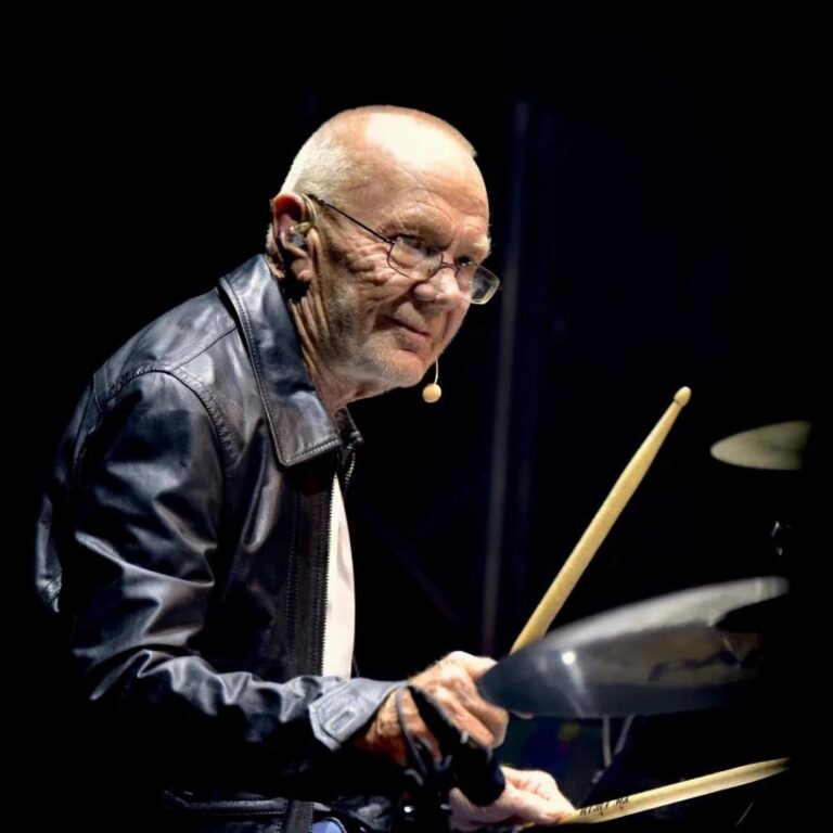 VIDEO | Colin Petersen, primul baterist al trupei Bee Gees, a murit la vârsta de 78 de ani