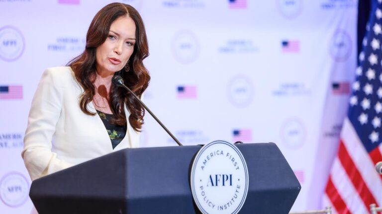Donald Trump și-a finalizat guvernul, numind-o pe Brooke Rollins în funcţia de secretar pentru agricultură