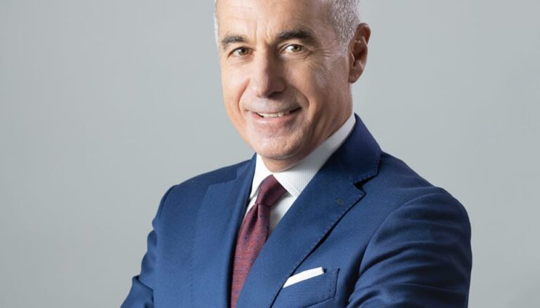 Dpa: Georgescu, un candidat independent puţin cunoscut/Cum comentează agențiile de presă victoria lui Călin Georgescu