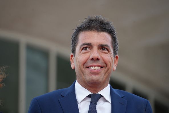 Inundaţii în Spania | Preşedintele regiunii Valencia recunoaşte ”erori” şi îşi prezintă ”scuzele” în parlament, în timp ce manifestanţi îi cer demisia