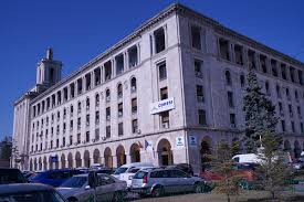 Ciucă: Cuibul de troli ai AUR se află în Casa Presei. Compania CORESI SA le-a oferit un spaţiu de peste 300 de metri pătraţi. Contractul, semnat de Lucian Romaşcanu, actualul purtător de cuvânt al PSD, în ultimele ore de mandat la Ministerul Culturii