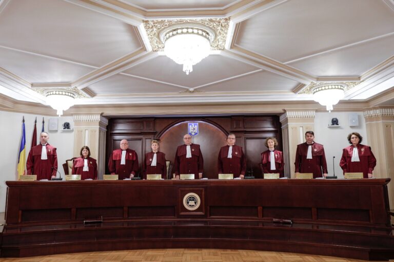 Judecătorii CCR, reuniune de urgență privind anularea alegerilor prezidențiale