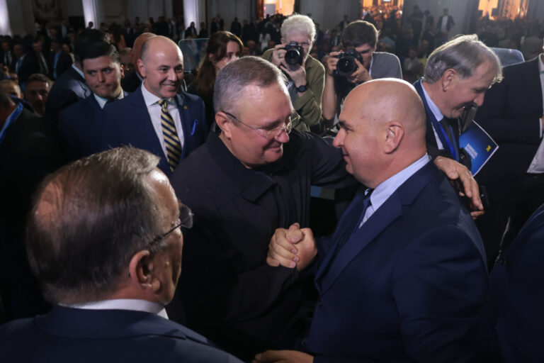 Elena Lasconi îl poate face pe Ilie Bolojan premier. Dar nu cum crede ea