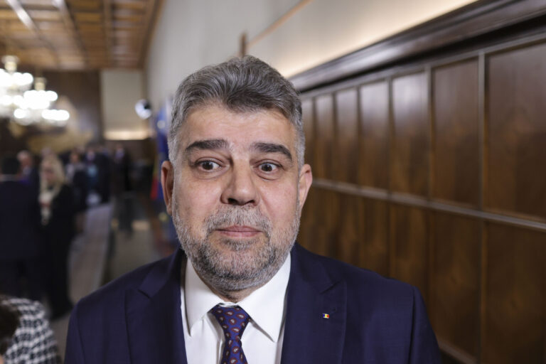 VIDEO | Ciolacu a postat pe ceva pe TikTotk. Imaginile sunt neclare, dar premierul susține că sunt facturile zborurilor sale