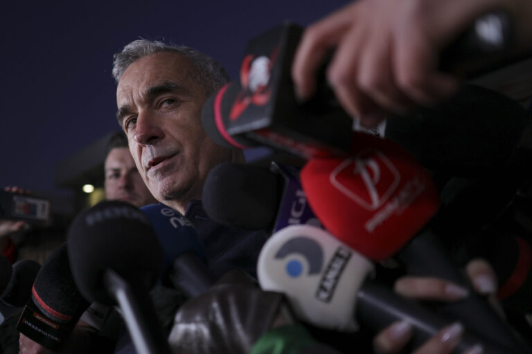 Bloomberg | O rețea secretă i-a vizat pe alegătorii români și pe Facebook. În mii de reclame plătite, Lasconi a fost denigrată, iar Georgescu lăudat