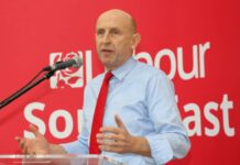 Ministrul britanic al Apărării John Healey a demisionat