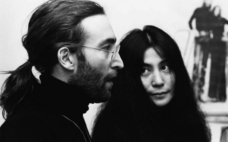 VIDEO | Un italian care a cumpărat la licitație un ceas ce i-a aparținut lui John Lennon trebuie să-l înapoieze lui Yoko Ono