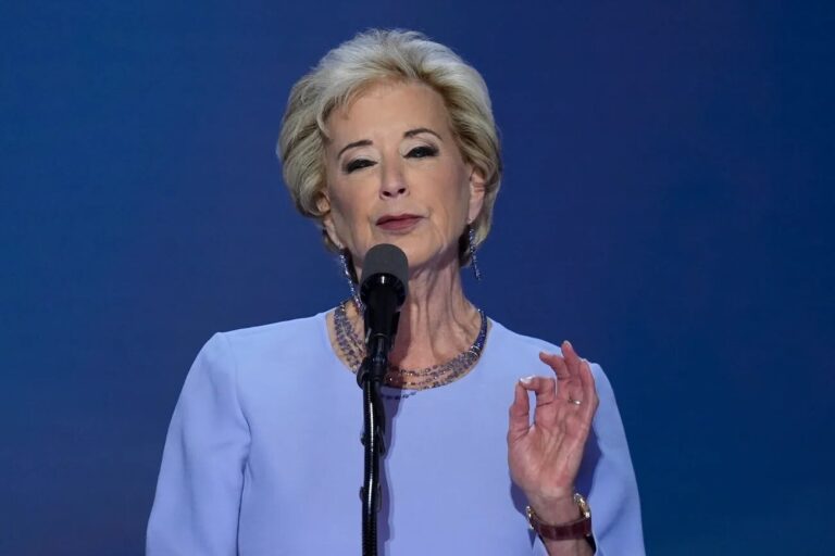 Trump o numeşte pe Linda McMahon secretar al Educaţiei