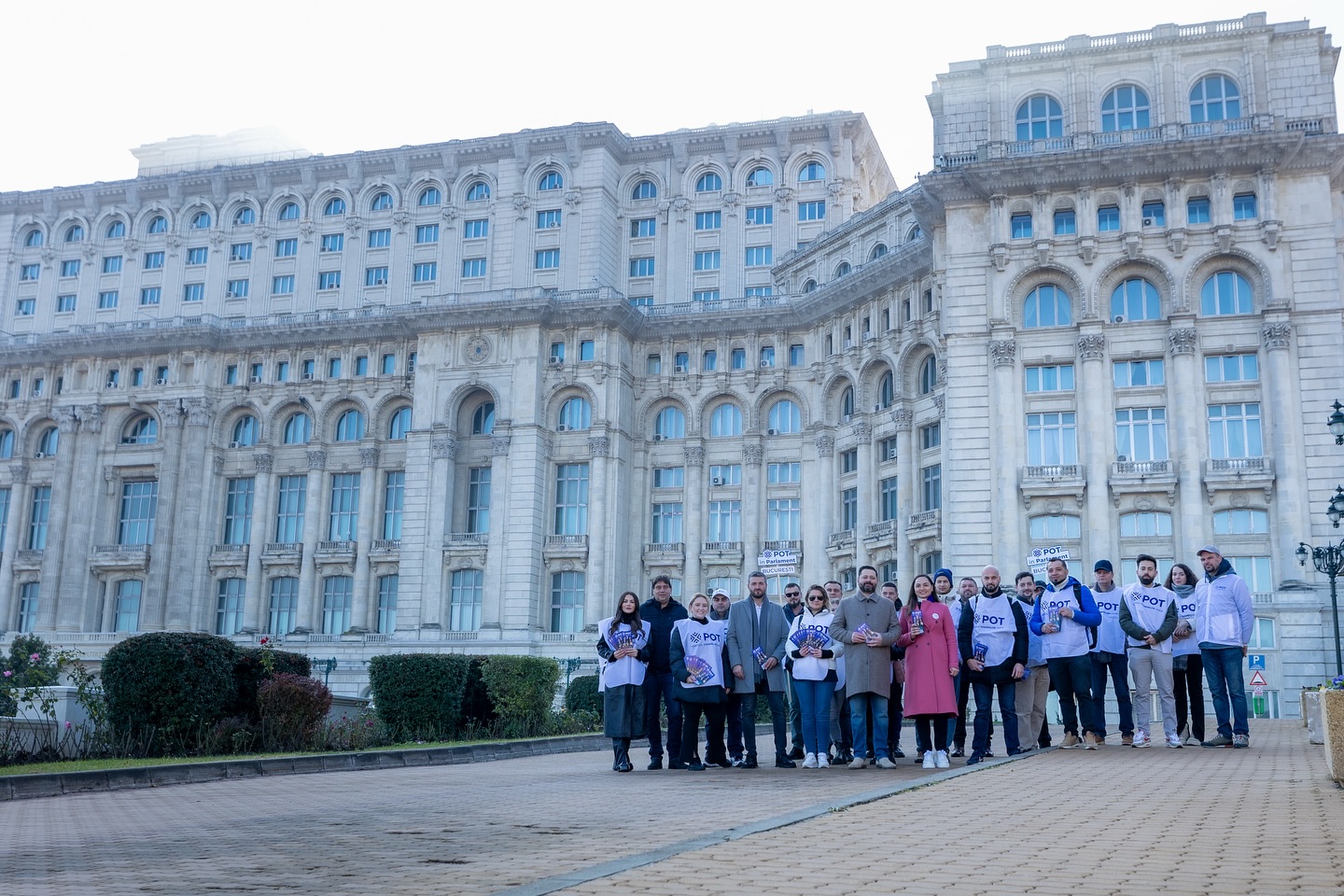 Dezinformatorii care vor să intre în Parlament și îl susțin pe Călin Georgescu