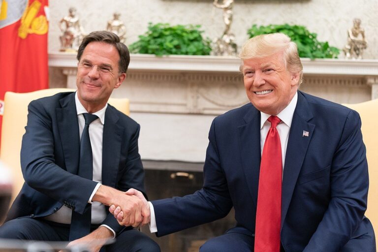 Donald Trump anunţă că a stabilit cu Mark Rutte cadrul unui viitor acord cu privire la Groenlanda şi nu va mai impune taxe vamale de la 1 februarie