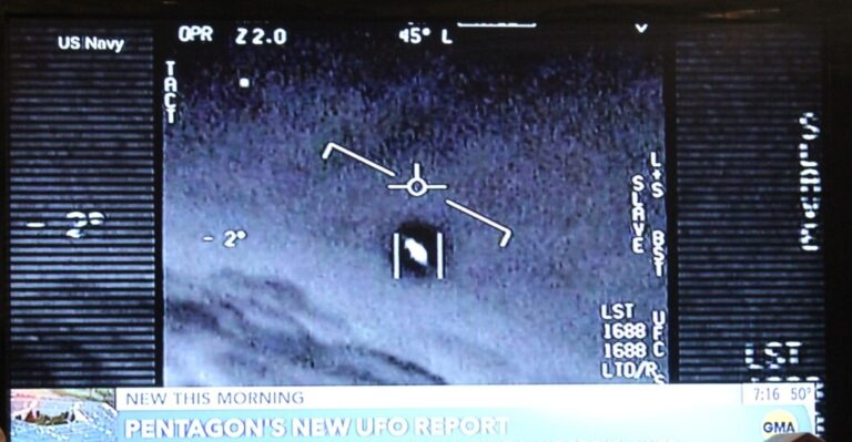 VIDEO | DOCUMENT | New York Post: Un avion de linie, la un pas de o coliziune cu un OZN, în apropiere de New York – raport al Pentagonului
