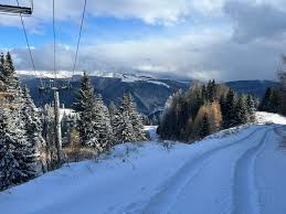 Traseele montane de pe Valea Prahovei rămân închise, din cauza viscolului de la altitudini mari