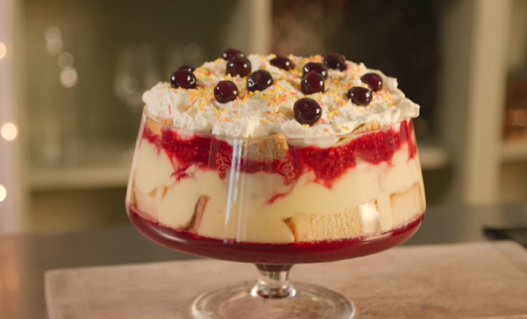 VIDEO | Christmas Trifle. Rețeta perfectă pentru sărbători