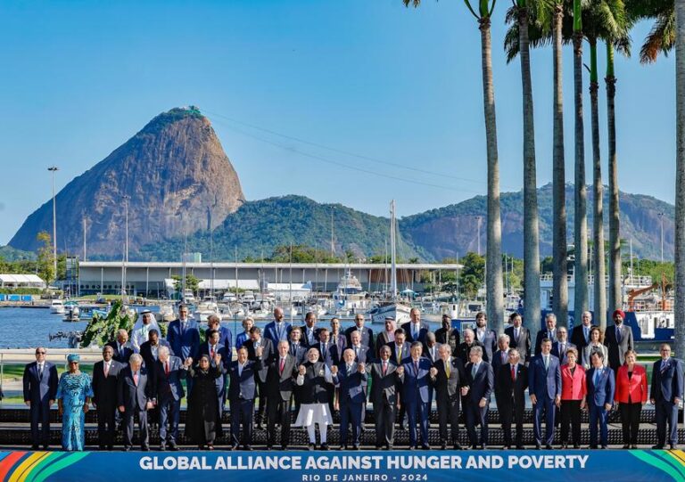 VIDEO | Liderii G20 au făcut fotografia de grup fără Joe Biden, care nu a apărut la timp