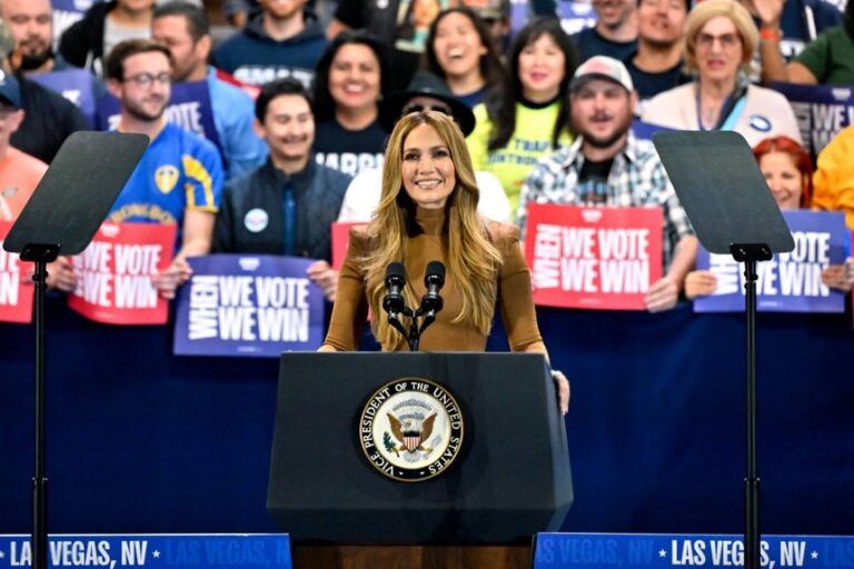 VIDEO | Jennifer Lopez, la mitingul Kamalei Harris din Las Vegas: Cred în puterea femeilor. Cred în puterea latinilor