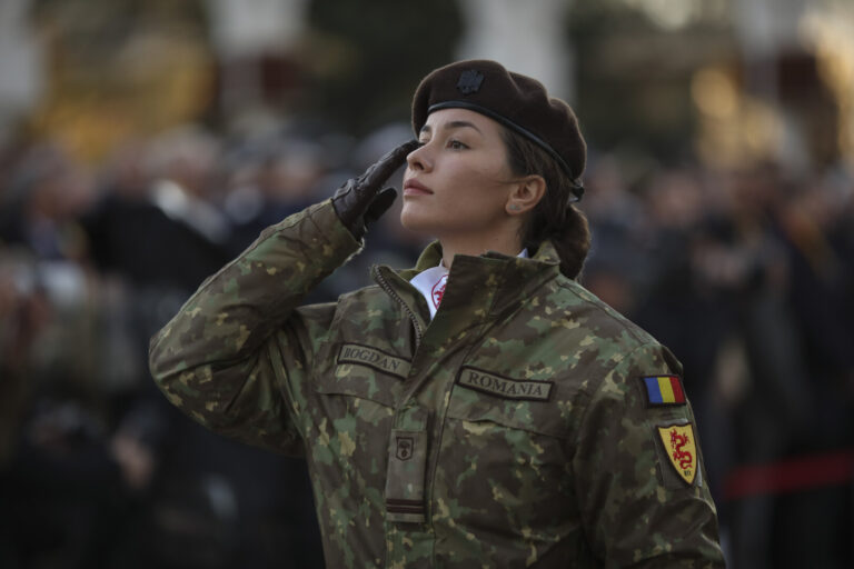 Paradă de 1 Decembrie în Capitală: 2.500 de militari, 190 de mijloace tehnice și 45 de aeronave