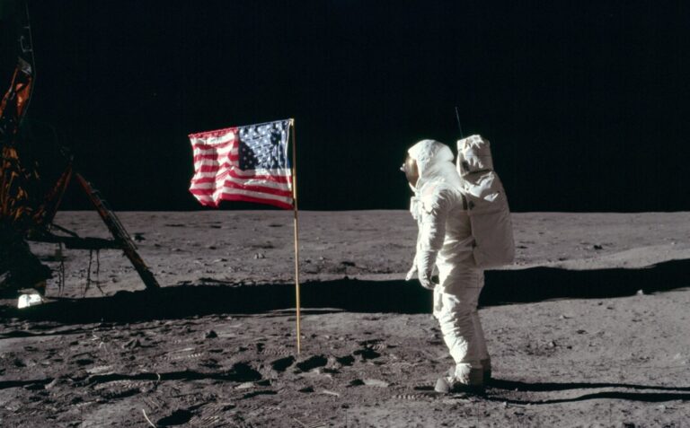 Statele Unite amână din nou revenirea astronauţilor americani pe Lună, de această dată pentru 2027