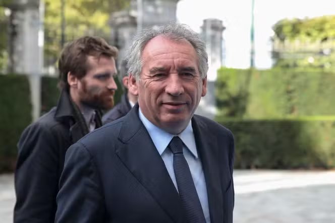 Datoria produsă de Franța și drama guvernamentală